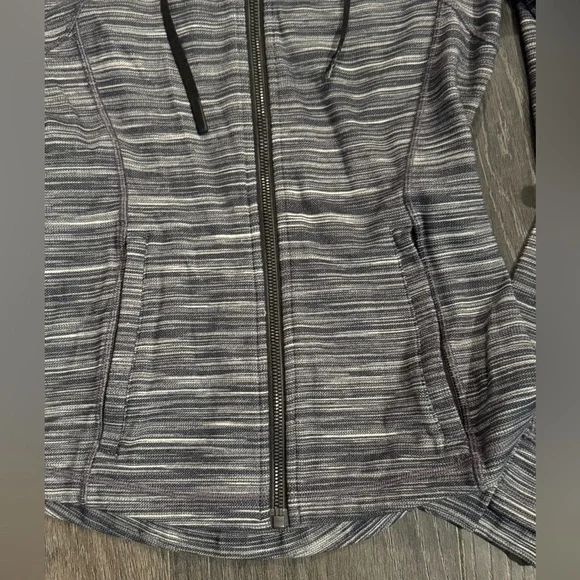 Lululemon Hooded Define Jacket *Nulu Size 6 - Picture 4 of 11